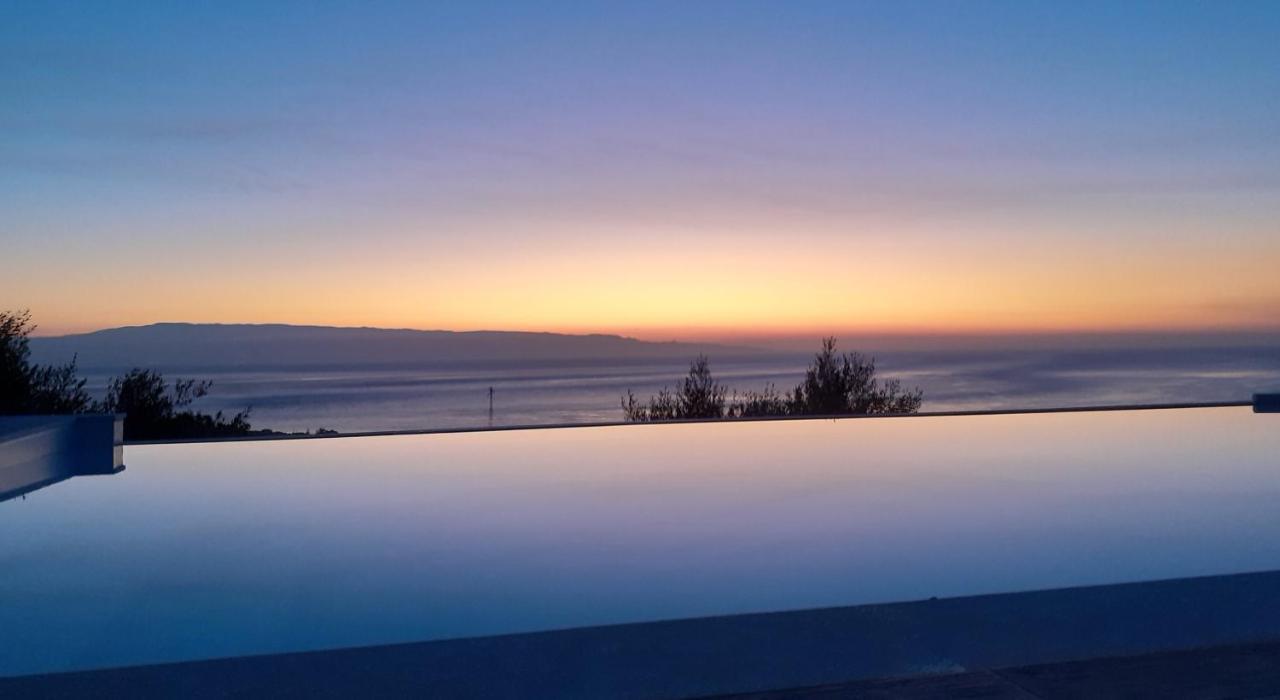 Villa Infinity ∞ サンタ・テレーザ・ディ・リーヴァ エクステリア 写真