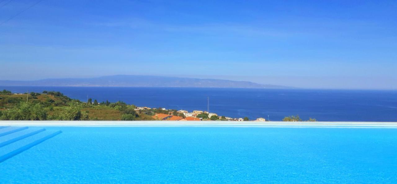 Villa Infinity ∞ サンタ・テレーザ・ディ・リーヴァ エクステリア 写真
